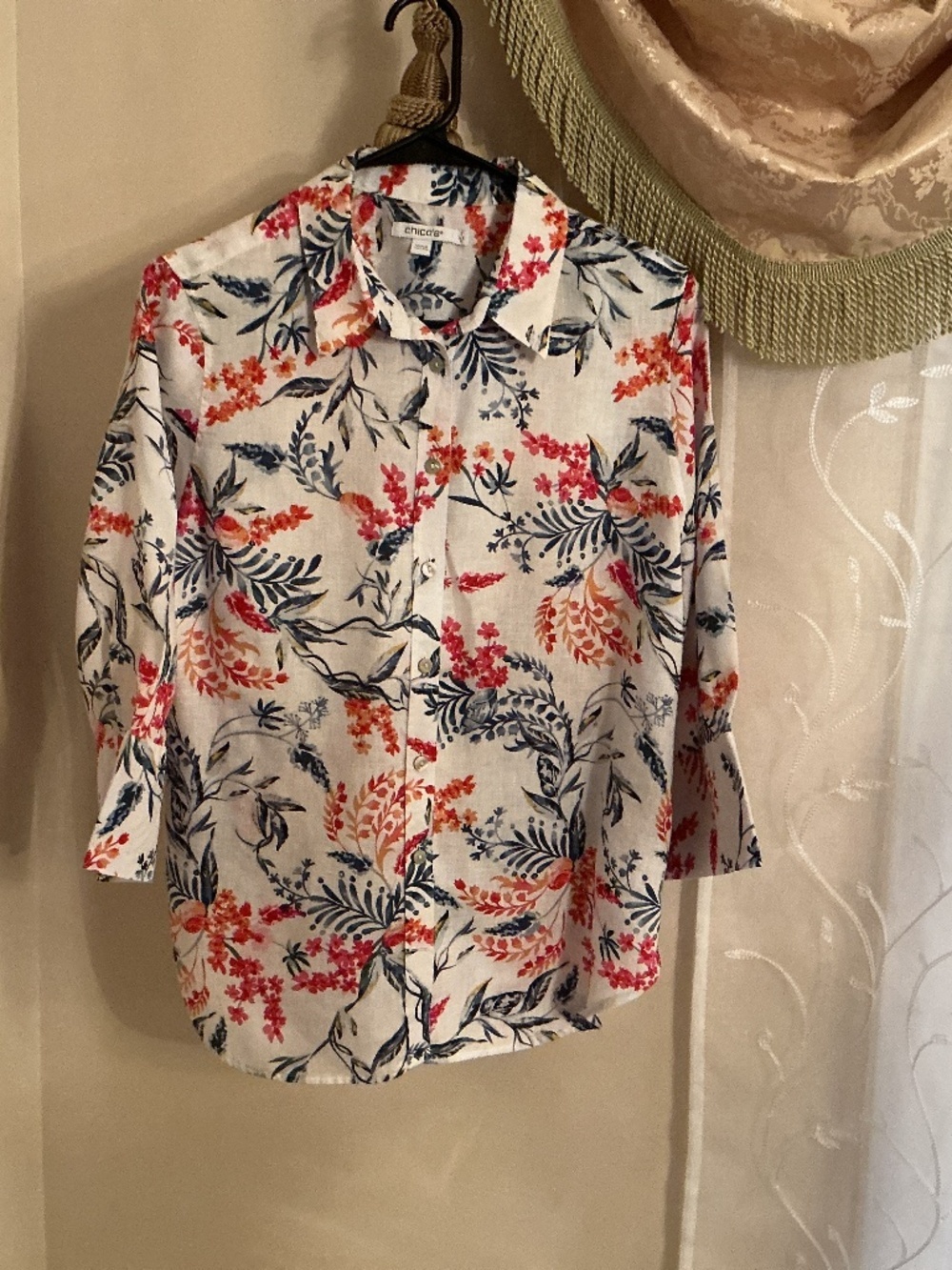 Chico’s women’s linen button front colorful shirt, 3/4 sleeves. Sz 1 fits Sz 8 - Picture 2 of 9